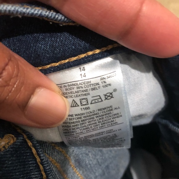 Old navy Bermuda shorts - Picture 2 of 3